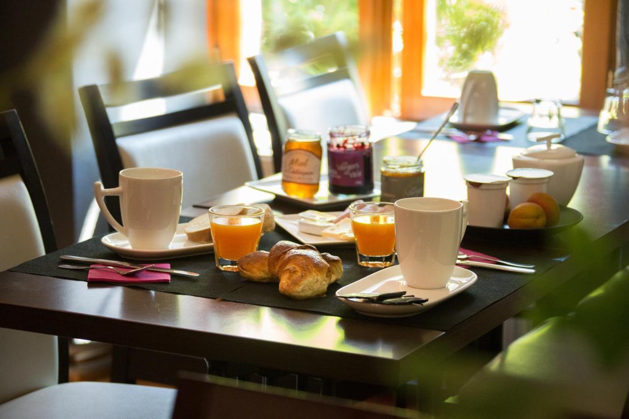 Logis Hotel Restaurant La Brasserie Treignac المظهر الخارجي الصورة